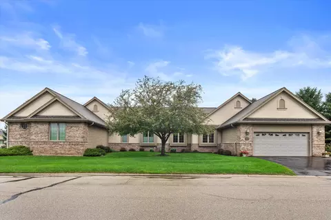 111 Eagles Cv, North Prairie, WI 53153