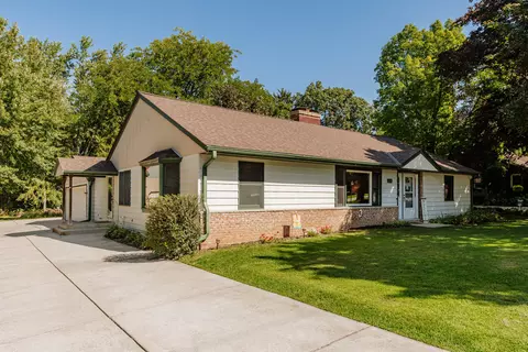 248 E Ottawa, Dousman, WI 53118