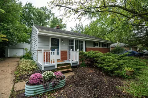 5833 W Calumet, Milwaukee, WI 53223