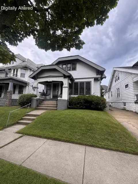 2206 W Keefe, Milwaukee, WI 53206