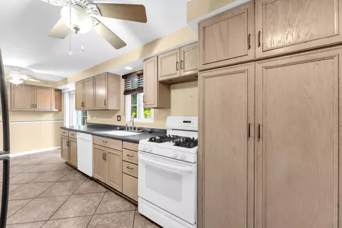 Kitchen - 301 E 4 Mile, Wind Point, WI 53402 photo 3 of 5