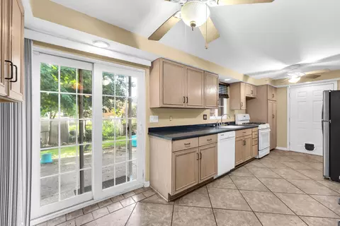Kitchen - 301 E 4 Mile, Wind Point, WI 53402 photo 5 of 5