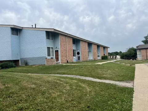 8911 N Swan #E, Milwaukee, WI 53224