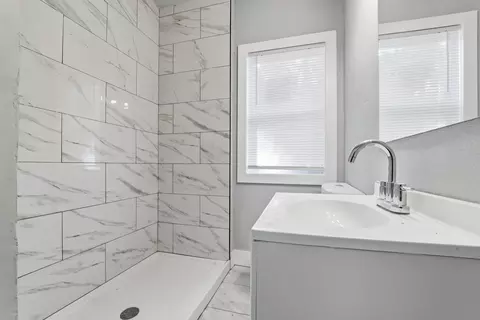 2875 N 50th #2877, Milwaukee, WI 53210