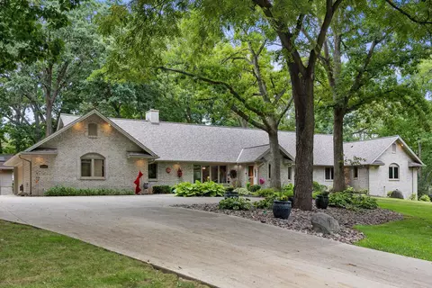 2416 N 118th, Wauwatosa, WI 53226