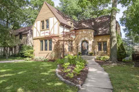 108 N 88th, Wauwatosa, WI 53226