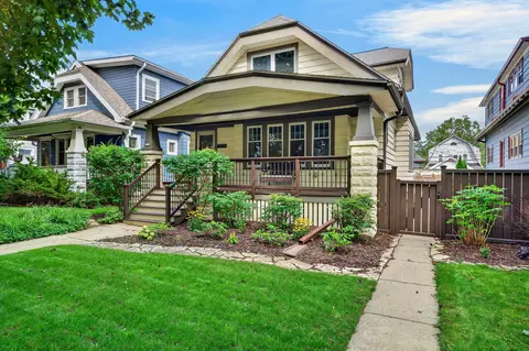 3318 N Weil, Milwaukee, WI 53212