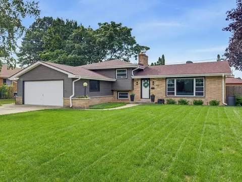 1521 Beech, South Milwaukee, WI 53172