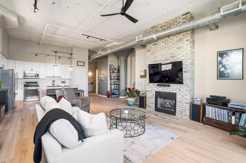705 Village Grn #414, West Bend, WI 53090