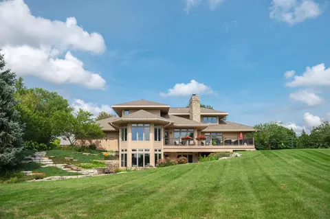 1801 E Bristlecone, Hartland, WI 53029