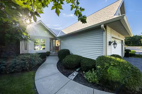 451 White Oak #2, Hartland, WI 53029
