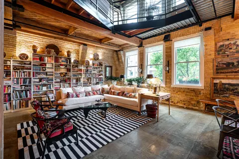 904 E Pearson #104, Milwaukee, WI 53202