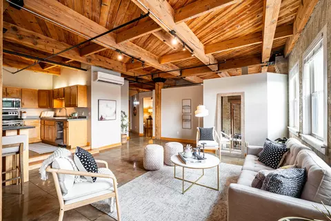 Living - 904 E Pearson #401, Milwaukee, WI 53202 photo 6 of 7