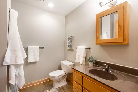 Bath - 904 E Pearson #401, Milwaukee, WI 53202 photo 3 of 3