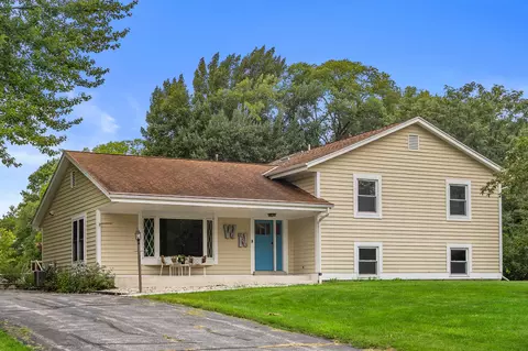 w176n8625 Sunset Rdg, Menomonee Falls, WI 53051