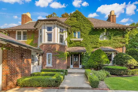 4400 N N Lk, Shorewood, WI 53211