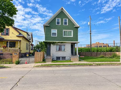 1002 W Becher #1004, Milwaukee, WI 53215