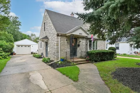 2823 S 85th, West Allis, WI 53227