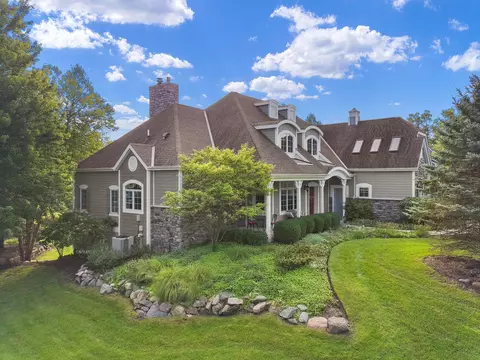 1835 Hickory Hl, Geneva, WI 53147