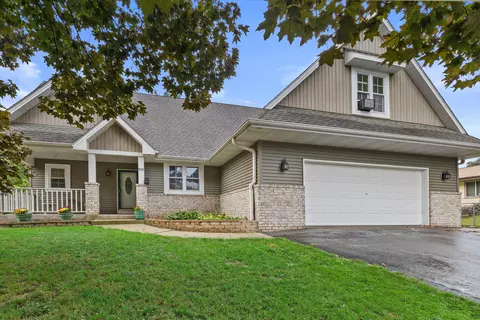 615 Braewood, Waterford, WI 53185