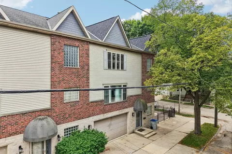 805 E Pearson, Milwaukee, WI 53202