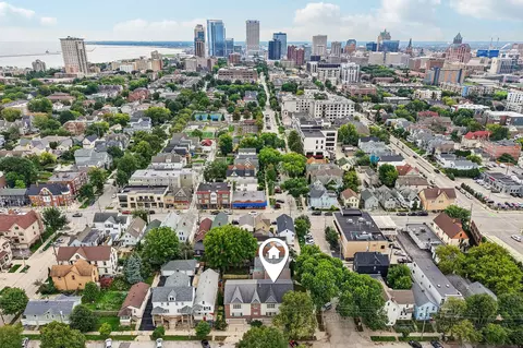 View/Area - 805 E Pearson, Milwaukee, WI 53202 photo 1 of 4