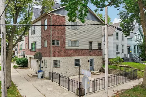 Exterior - 805 E Pearson, Milwaukee, WI 53202 photo 2 of 6