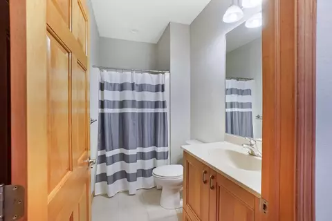 Bath - 805 E Pearson, Milwaukee, WI 53202 photo 1 of 5