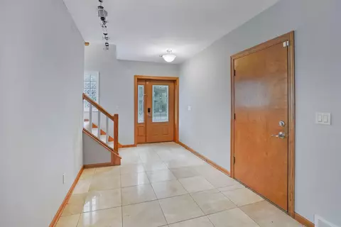 Entry Way - 805 E Pearson, Milwaukee, WI 53202 photo 3 of 3