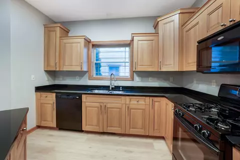 Kitchen - 805 E Pearson, Milwaukee, WI 53202 photo 3 of 4