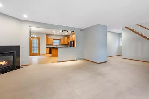 Living - 805 E Pearson, Milwaukee, WI 53202 photo 1 of 9
