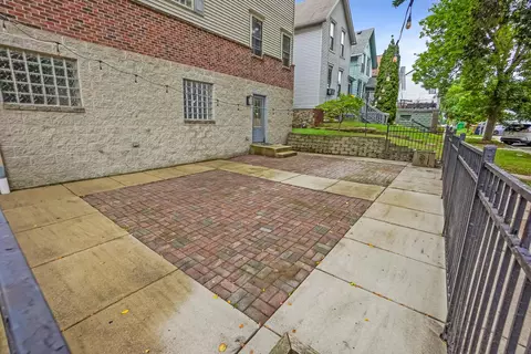 Exterior - 805 E Pearson, Milwaukee, WI 53202 photo 3 of 6