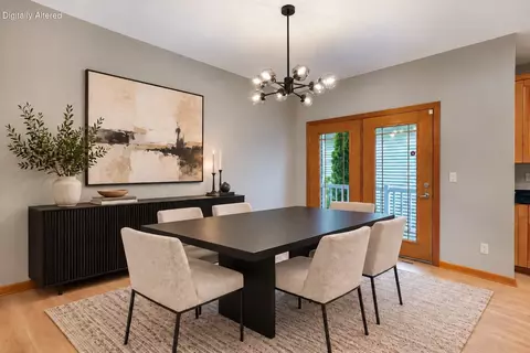 Dining - 805 E Pearson, Milwaukee, WI 53202 photo 1 of 1