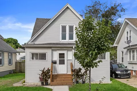 1614 Quincy, Racine, WI 53405