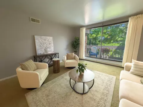 2300 W Good Hope #339, Glendale, WI 53209