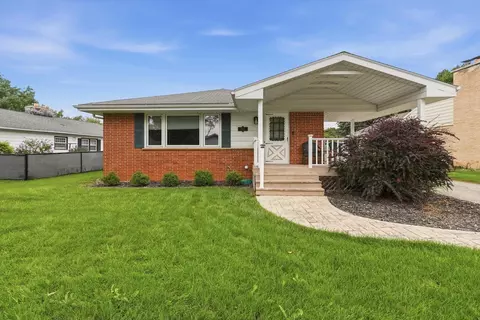 10114 W Fiebrantz, Milwaukee, WI 53222