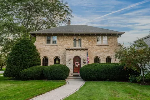 2263 Ludington, Wauwatosa, WI 53226