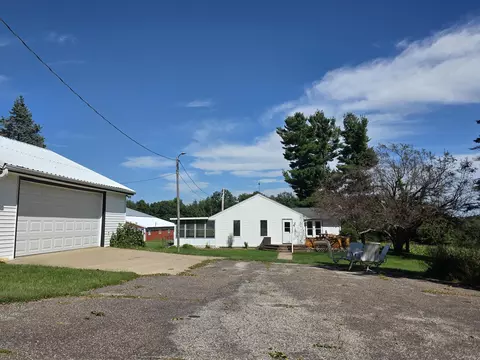 w3604 Charlies Lane, Greenfield, WI 54623