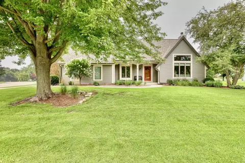 w241n5923 Goldencrest, Sussex, WI 53089