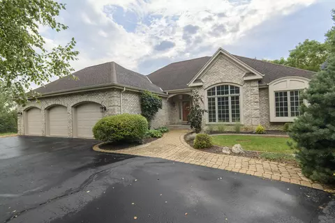 4945 S Calhoun, New Berlin, WI 53151