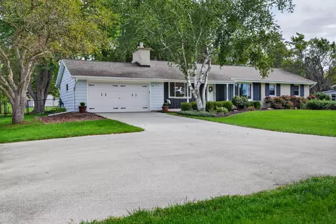 2550 N Springdale, Brookfield, WI 53045