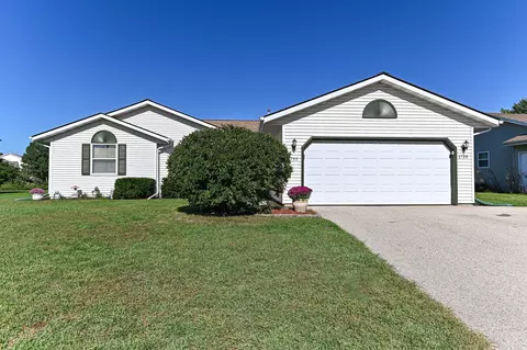 1735 Thomas, East Troy, WI 53120