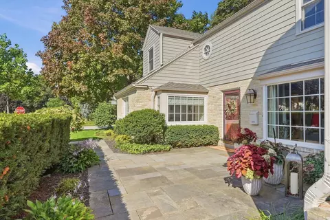 2604 N 89th, Wauwatosa, WI 53226