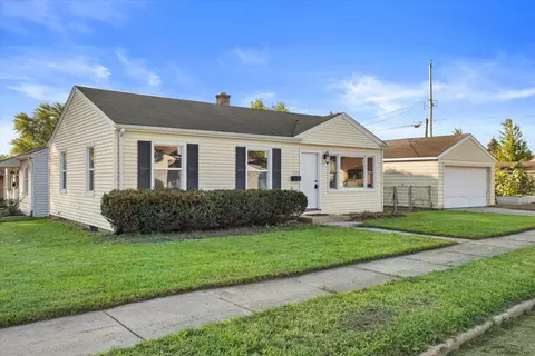 1905 Gilson, Racine, WI 53403