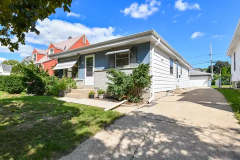 2152 S 98th, West Allis, WI 53227