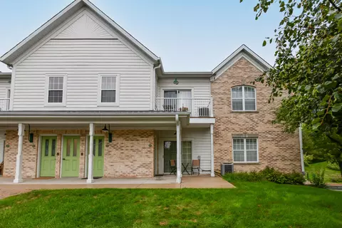 2740 Northview #104, Waukesha, WI 53188