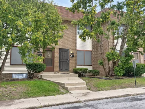 6126 W W Prt, Milwaukee, WI 53223