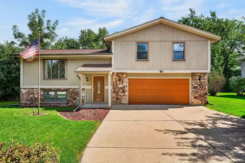 3560 S Oakdale, New Berlin, WI 53151