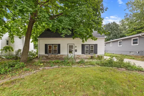 1110 S 123rd, West Allis, WI 53214