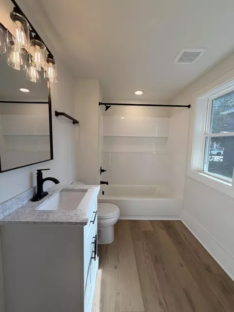 Bath - 59 E Walworth, Delavan, WI 53115 photo 2 of 3